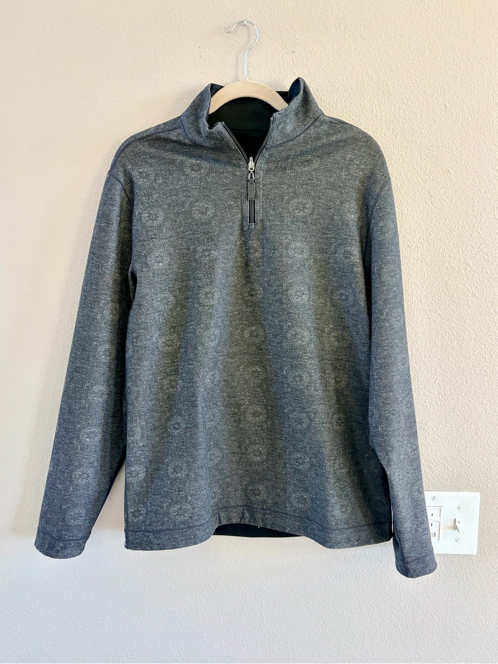 Robert Graham Reversible Charcoal & Black Quarter-Zip Pullover Medium